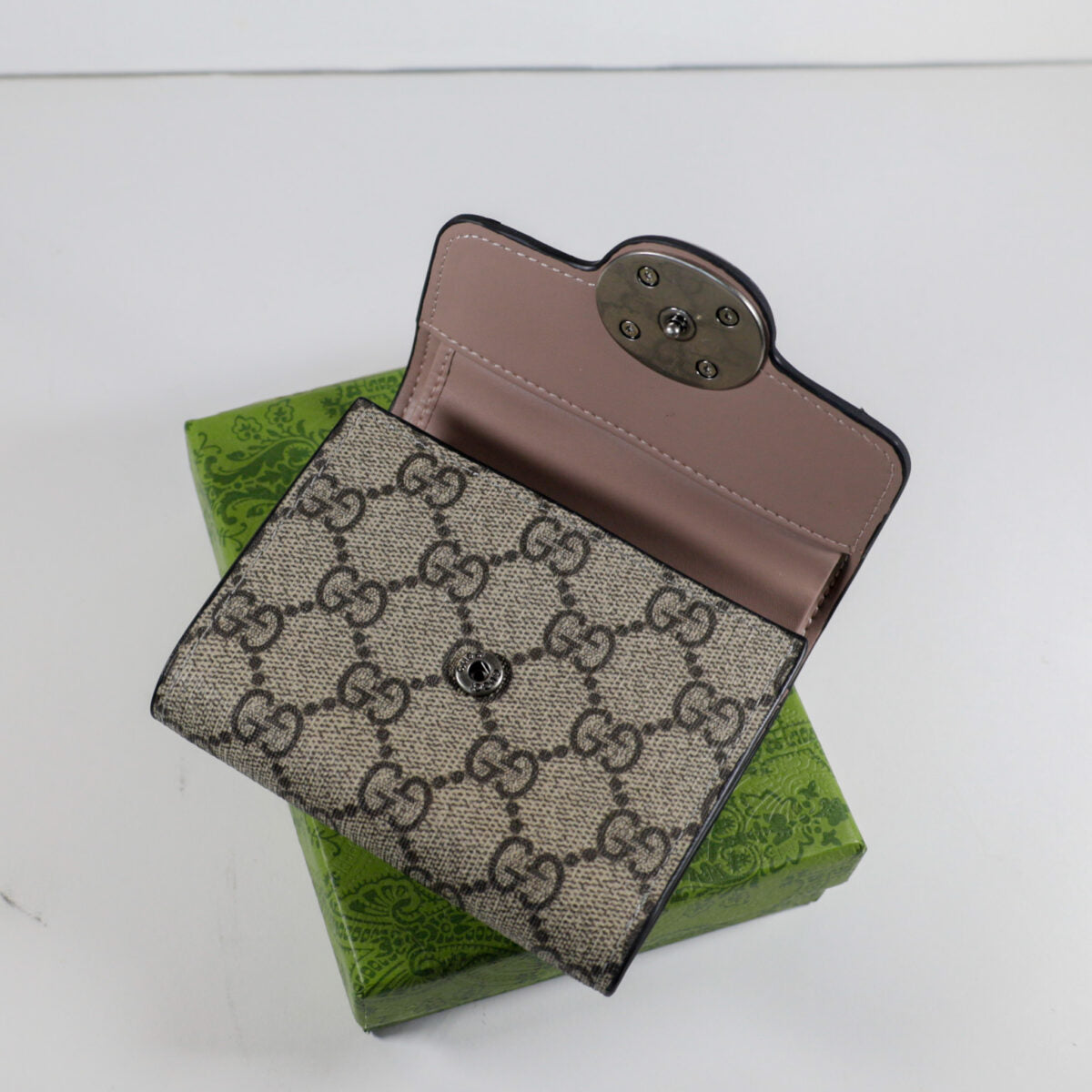 Luxury GUCCI Monogram Canvas Wallet Magnetic Clasp